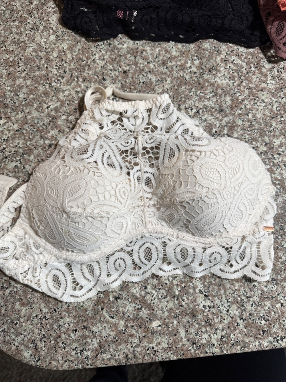 Lace High-Neck Bralette - Assorted Colors PRICE IS FOR ALL BULK TOGETHER! - Picture 4 of 7